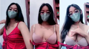 Yasmine Live Spill Belahan Toket Video by PornTrex Yasmine Live Spill Belahan Toket Video by PornTrex