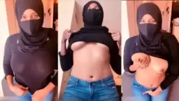 Cewe Jilbab Hitam Sange Remas Toket Video by KingBokep