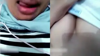 Cewek Hijab Melet Mainin Susu Video by AVTub Cewek Hijab Melet Mainin Susu Video by AVTub