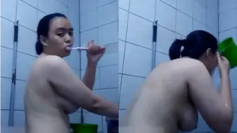 Masih Daun Masih Muda Colmek di Kamar Mandi 01 Video by NoBokep