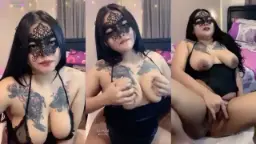 Cassandra Omek Squirt Muncrat Bling2